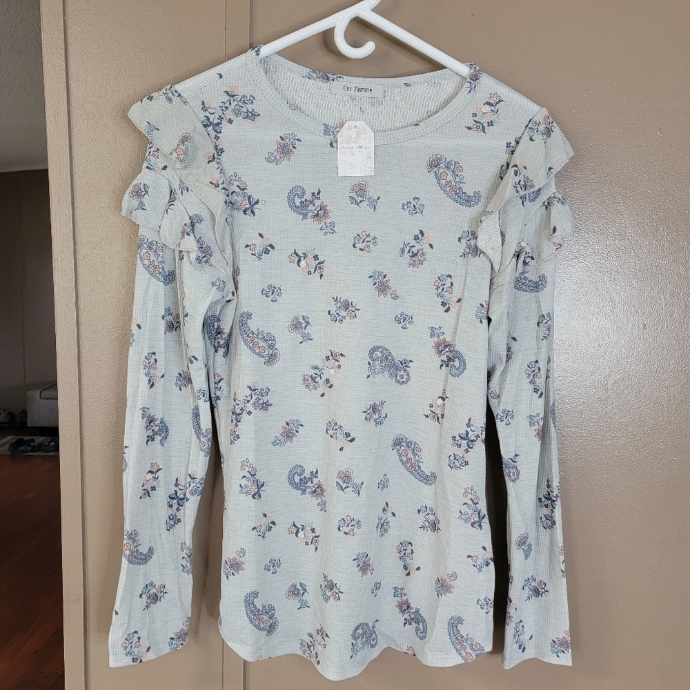 NWT Ces Femme Light Blue Paisley Waffle Knit Long Sleeve Ruffle Shoulder Top
